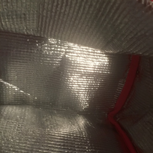 COPY - Victoria Secret insulated lunch or beach box - Picture 4 of 4